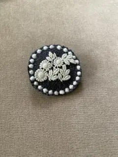ミナペルホネンハンドメイブローチ