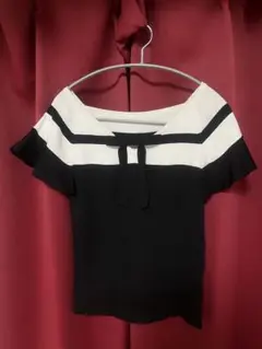 ユニバーバルミューズ ホワイト フリル袖 Tシャツ
