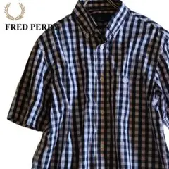 【FRED PERRY】半袖シャツ　チェック　胸ポケットロゴ刺繍　ボタン刻印★