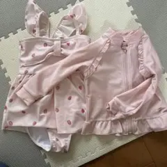 アプレレクール　 いちご柄水着とラッシュガードセット