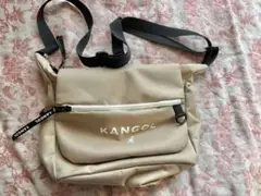 【KANGOL / カンゴール】 フラップ ショルダー バッグ　ベージュ