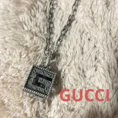 GUCCI スクエアG クロス シルバー ネックレス