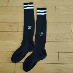 umbro 黒ソックス ストライプ付き