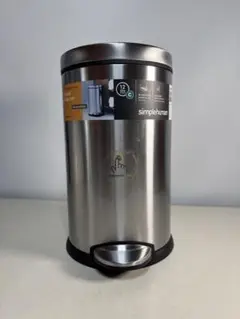 ブラッシュドステンレススチール製ラウンドステップカン（ペダル式ゴミ箱）12L ②