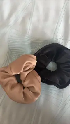 サテンシュシュセット ベージュ 黒