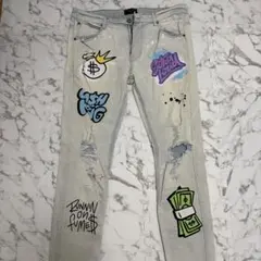 新品同様 グラフィティプリント ダメージデニム