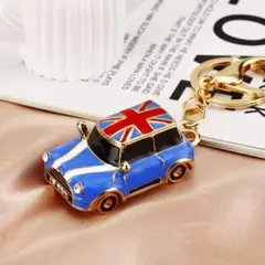 MINIキーホルダー 車 英国旗 青 ブルー 白 ミニカー キラキラ チャーム