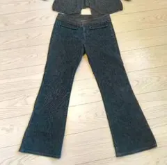 ホコモモラ　デニムジーンズ　ブーツカットタイプ