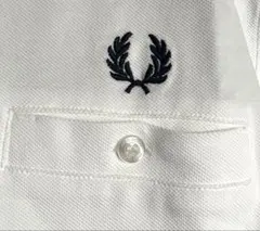 FRED PERRY ホワイト Vネック鹿子 Tシャツ S