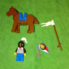 騎士(白羽飾り)と馬(茶色)フィグ レゴ LEGO ロイヤルキング城 6090