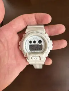 CASIO G-SHOCK ホワイトデジタル腕時計