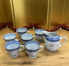 【景徳鎮の甕】 粉彩色絵・鴛花文尽し 清朝期 骨董古玩 　M0317E 中国古美術品 粉彩花草蝶文壺 （清・乾隆年製款・古陶磁器・粉彩