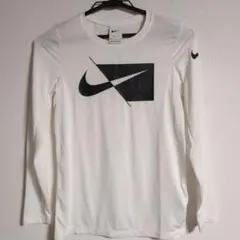 ナイキ NIKE シャツ長袖 Mサイズ 身幅約41cm タイトなフィット感