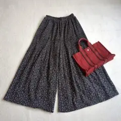 美品✨チャームベリーチック◇フラワープリントプリーツワイドパンツ ゆったり L