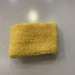 黄色のリストバンド