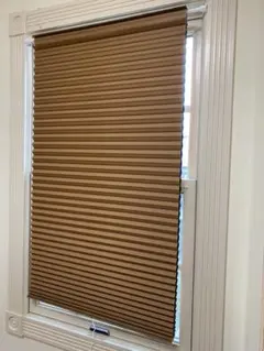 遮光断熱ハニカムシェード 59×135cm ブラウン つっぱり棒付　ブラインド