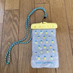 パイナップル柄 防水ケース　ストラップ付き　スマホ