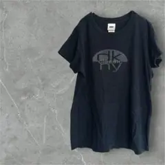 DKNY クラシック ブラック Tシャツ　レディース