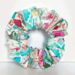 ミントブルー系　シュシュ　ハンドメイド　シンプル