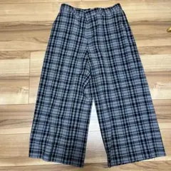自由区のワイドパンツ