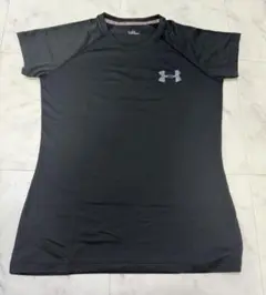 Under Armour Tシャツとショートパンツセット