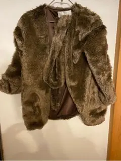 ノーカラーウエストベルト付きファーコート