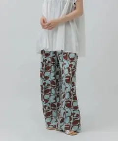 LEPSIMパンツ サテンプリントパンツ　ブルー　新品未使用タグ付き