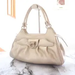 【美品】Salvatore Ferragamo ガンチーニ シャンパンゴールド