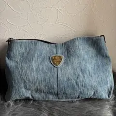 Item thumbnail for item 27b7539e-7dee-4fe1-9f1c-05212a651c6f