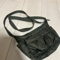 【新品】UNIQLO　ユニクロ　ポーチ　非売品　カーキ