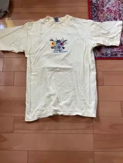 花刺繍 半袖Tシャツ 淡い黄色