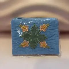 新品　刺繍ハワイアンキルト　 水色　コインケース