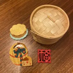 台湾　◆ せいろに入った刺繍シールワッペンセット