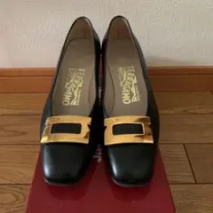 フェラガモ パンプス