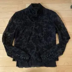 黒レースブラウス