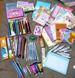 【値下げ】キャラクター文房具まとめ売り、レターセット、メモ、ペン、鉛筆など