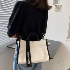 【新品】2wayバッグ　ショルダーバッグ、ハンドバッグ　無地　白　オフホワイト