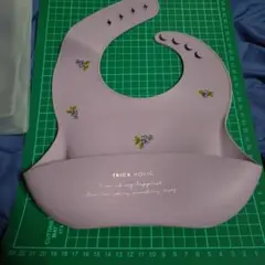 TRICK HOLIC 薄紫色 スタイ・よだれかけ