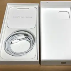 iPhone13 箱　ホワイト　Lightning ケーブル