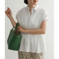 美品✨　ホワイト❤️　アーバンリサーチドアーズ　半袖ワイドタックシャツ