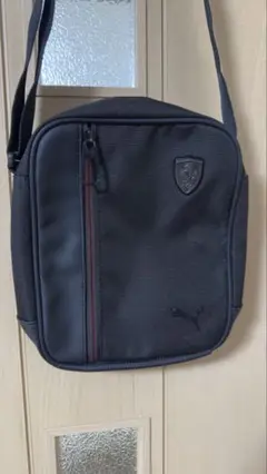 Puma ブラック ショルダーバッグ