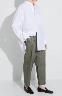 wirrow コットンギャバジンタックパンツ オリーブ サイズ1