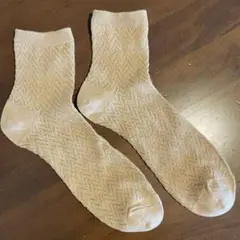 タグなし新品未使用　靴下屋　シースルー　キラキラ　ベージュ