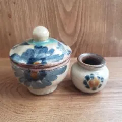 沖縄やちむん　陶器製花柄小物入れと小瓶セット