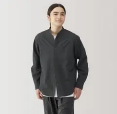 無印良品オックススタンドカラー長袖シャツ ダークグレーM