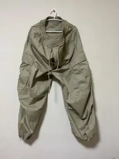 GU カーキ カーゴパンツ Mサイズ べーじゅ