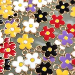 sale【100個】小花チャーム♡ペンダントトップ♡まとめ売り♡カラーMIX