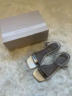 welleg シルバー ストラップサンダル