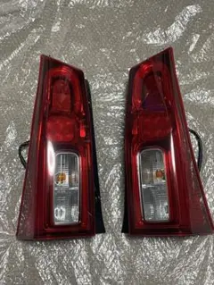 ダイハツ タント LA650S テールランプユニット