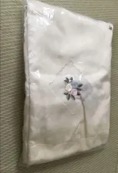新品　ピアノカバーハーフ、椅子カバー　２点セット　クリーム色　2500円